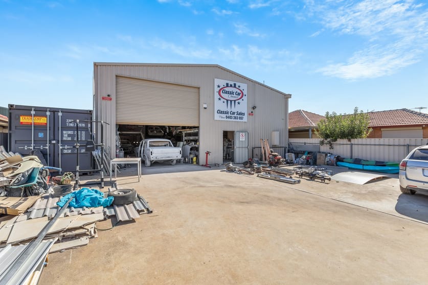 Click to view all images 10 Fourth Street Wingfield SA 5013 - Image 3