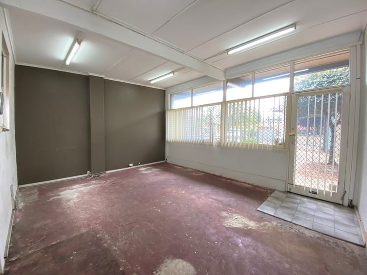 Click to view all images 6/154 Broadarrow Road Riverwood NSW 2210 - Image 2