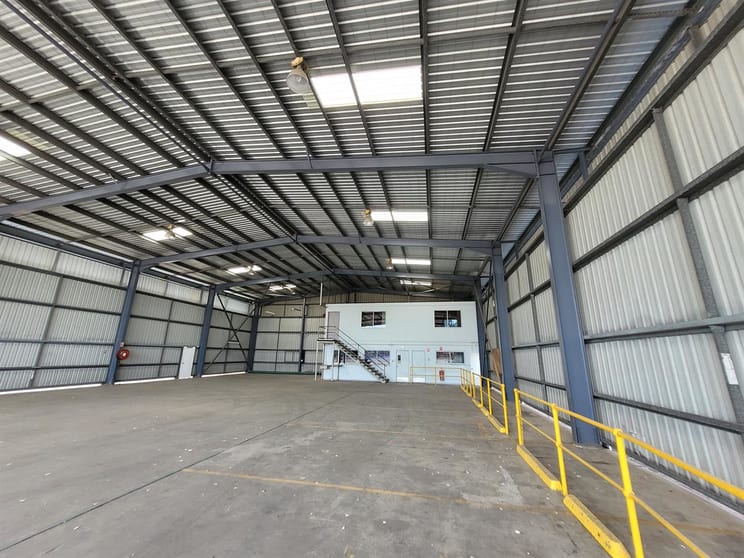 Click to view all images 96 Hartley Street Portsmith QLD 4870 - Image 3
