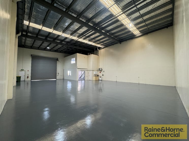 Click to view all images 1/15 Hinkler Court Brendale QLD 4500 - Image 3