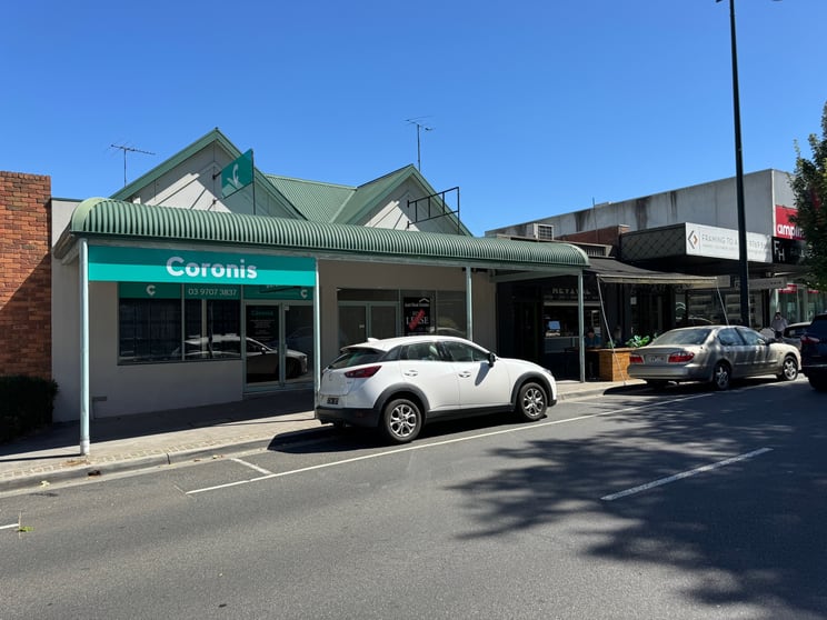Click to view all images 22 Gloucester Avenue Berwick VIC 3806 - Image 3
