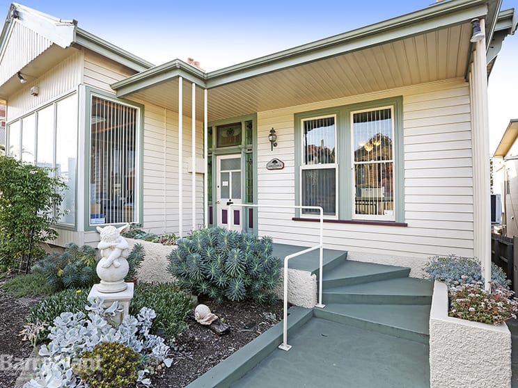 Click to view all images 2A Aberdeen Street Geelong West VIC 3218 - Image 1