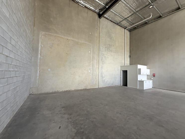Click to view all images Unit 8/8 Beaconsfield Street Fyshwick ACT 2609 - Image 3