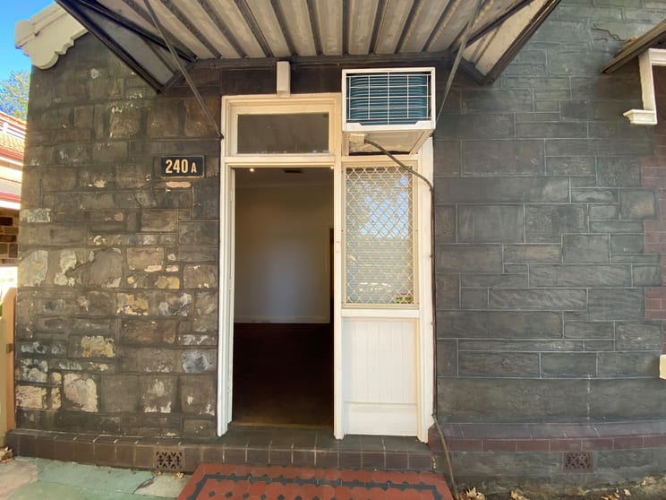 Click to view all images 240A Grote Street Adelaide SA 5000 - Image 3