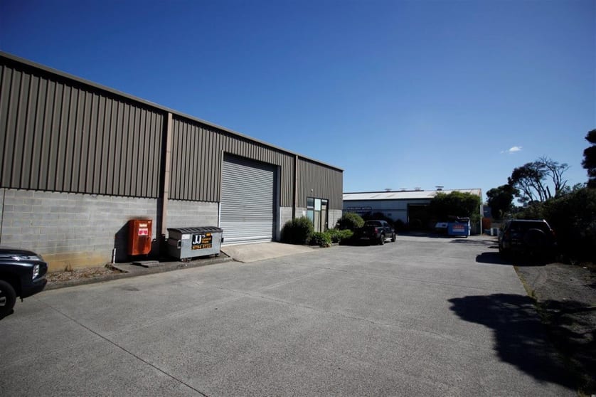 Click to view all images 8/161 Canterbury Road Kilsyth VIC 3137 - Image 2