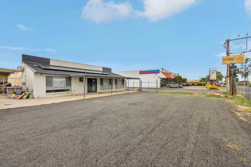 Click to view all images 1/1391 Main North Road Para Hills West SA 5096 - Image 3