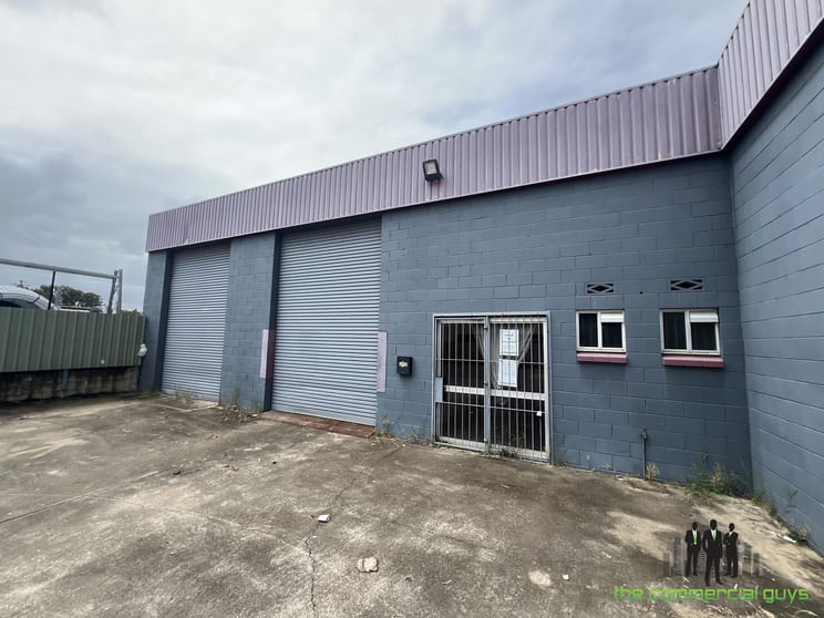 Click to view all images 4/13 Industry Dr Caboolture QLD 4510 - Image 1