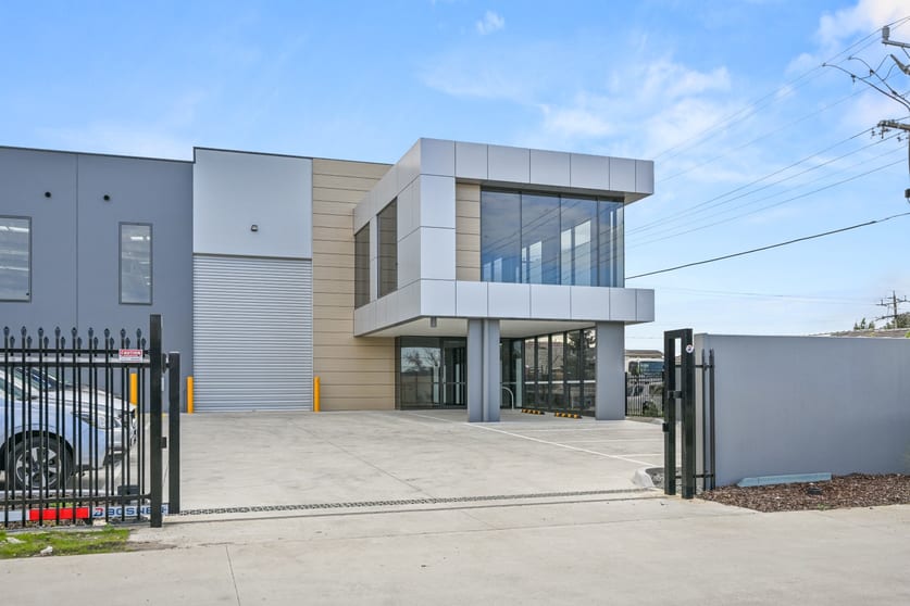 Click to view all images 2A Kelly Court Springvale VIC 3171 - Image 2