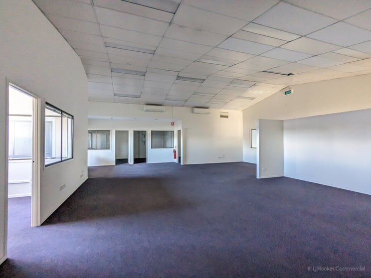 Click to view all images 2/2 Prescott Street Toowoomba QLD 4350 - Image 2