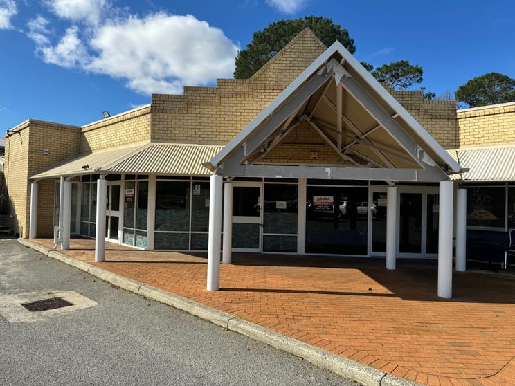 Click to view all images Shop1&2/134 Le Souef Drive Kardinya WA 6163 - Image 1