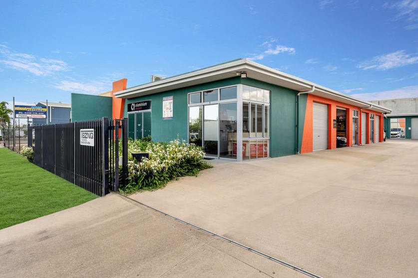 Click to view all images 4/37 Civil Road Garbutt QLD 4814 - Image 1