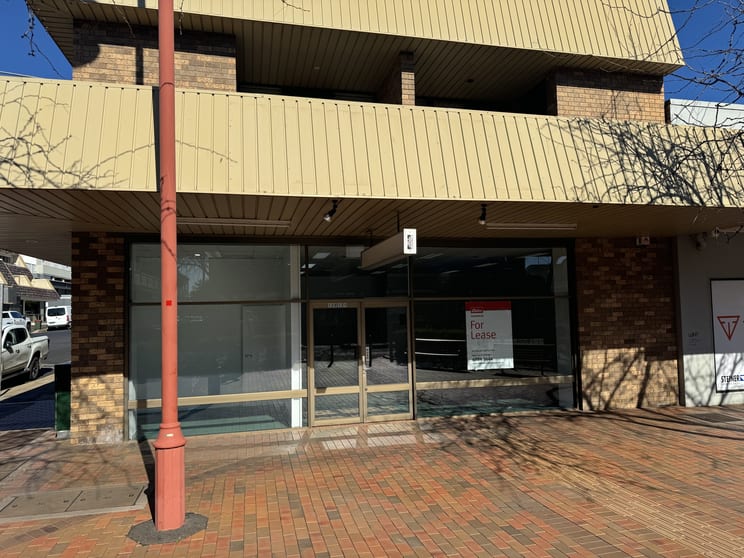 Click to view all images 4/129 Talbragar Street Dubbo NSW 2830 - Image 2