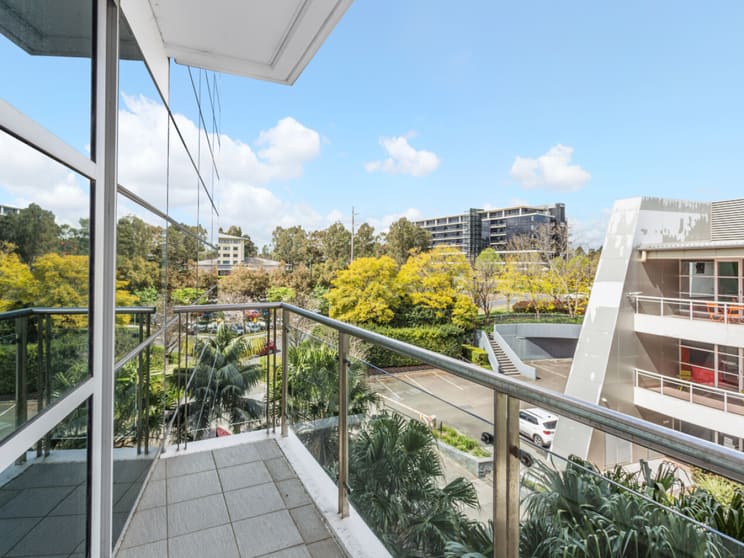 Click to view all images 3.19/4 Columbia Court Norwest NSW 2153 - Image 1