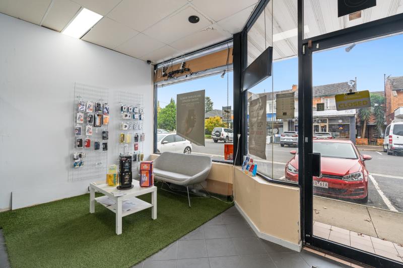 Click to view all images 3 Lawrence Street Blackburn VIC 3130 - Image 3