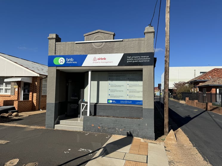 Click to view all images 85 Wingewarra Street Dubbo NSW 2830 - Image 1