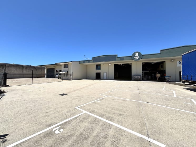 Click to view all images 1/8 Dual Avenue Warana QLD 4575 - Image 3