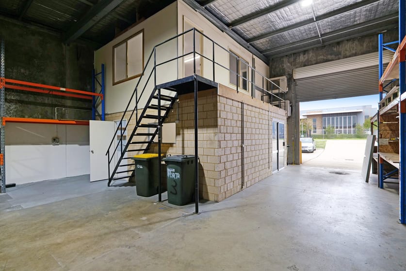 Click to view all images Unit 3/17 Casino Street Welshpool WA 6106 - Image 3