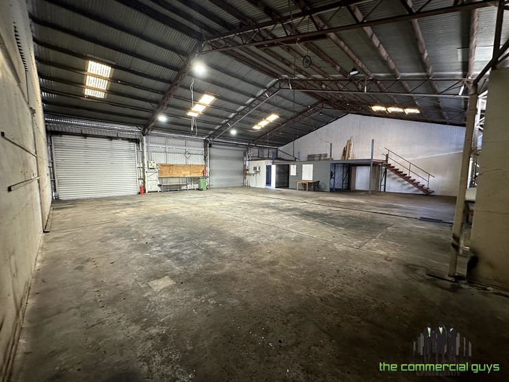 Click to view all images 5&6/79-81 Anzac Ave Redcliffe QLD 4020 - Image 1