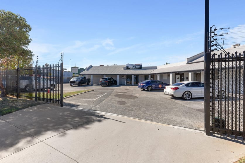 Click to view all images 4/8 Royal Street Kenwick WA 6107 - Image 1