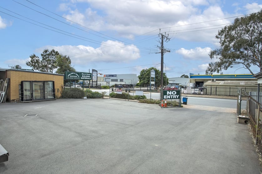 Click to view all images 283 Hanson Road Wingfield SA 5013 - Image 2