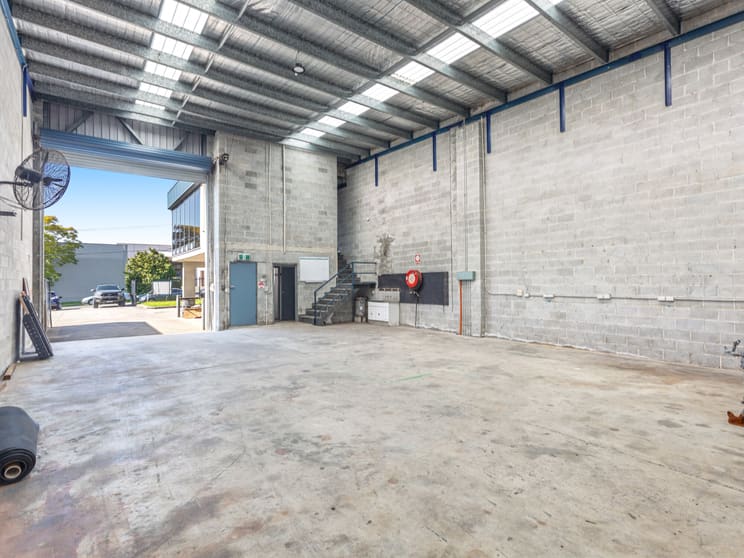 Click to view all images 2/5 Bond Crescent Wetherill Park NSW 2164 - Image 3