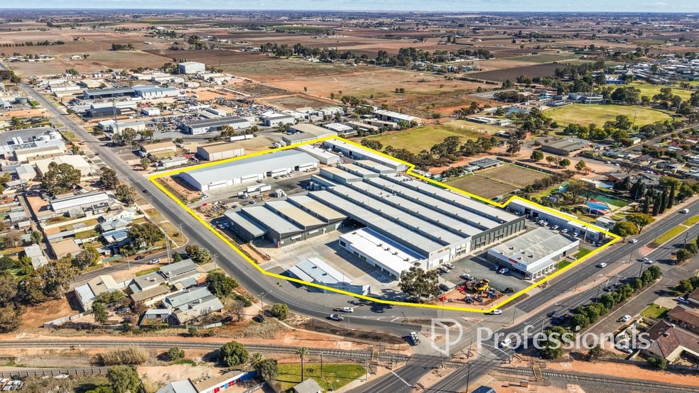 Click to view all images 2132 Fifteenth Street Irymple VIC 3498 - Image 1
