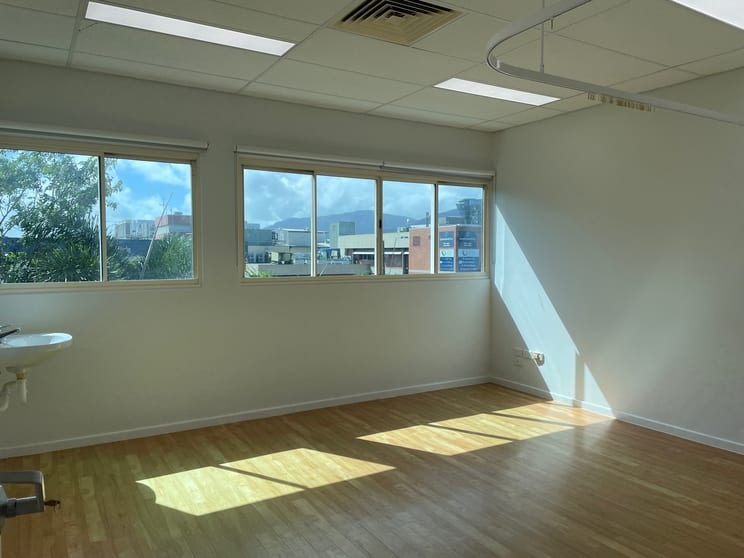 Click to view all images U6/193-197 Lake Street Cairns City QLD 4870 - Image 3