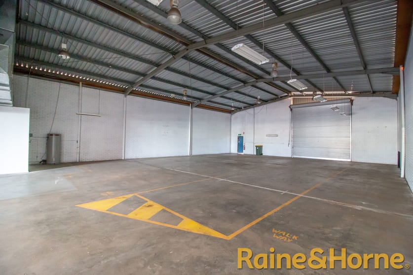 Click to view all images 106 Erskine Street Dubbo NSW 2830 - Image 2