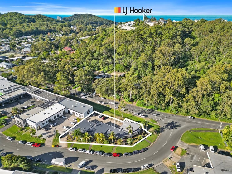 Click to view all images 1-4/1 Kortum Drive Burleigh Heads QLD 4220 - Image 2