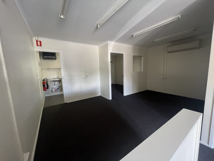 1/9-11 Island Drive Cannonvale QLD 4802 - Image 1