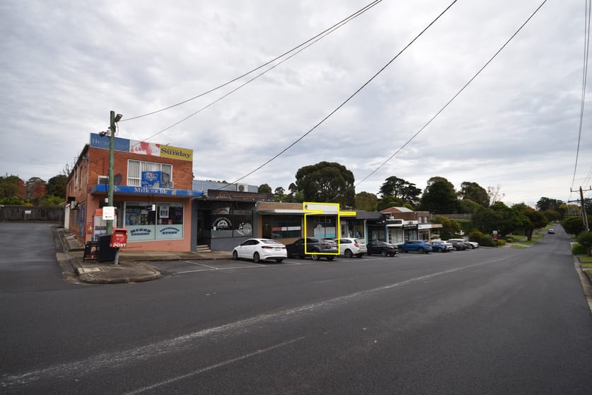 Click to view all images 9 Meadowgate Drive Chirnside Park VIC 3116 - Image 3