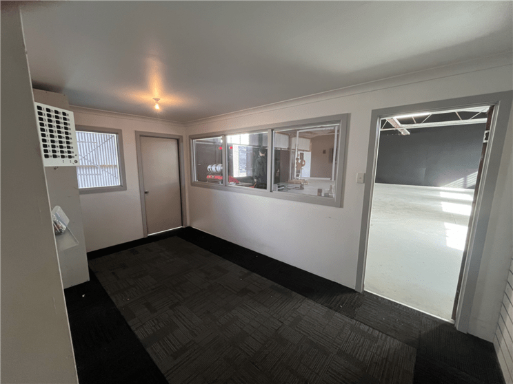 Click to view all images 19 Kembla Way Willetton WA 6155 - Image 3