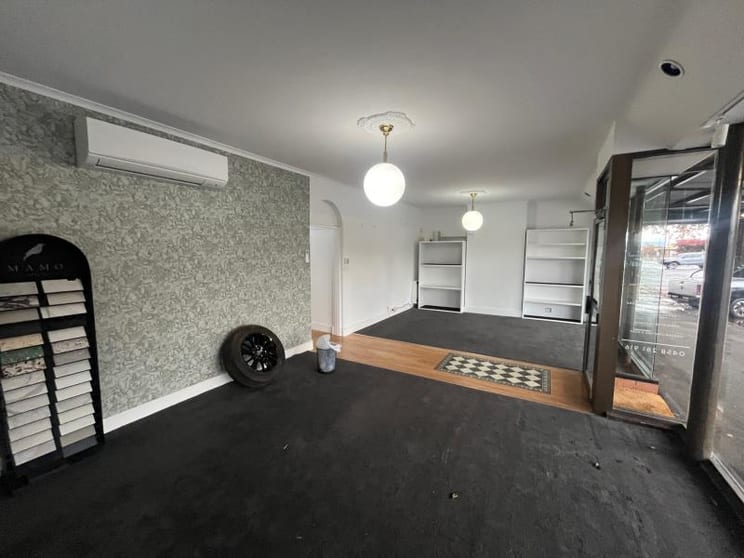 Click to view all images Suite 1/111-113 Endsleigh Avenue Orange NSW 2800 - Image 3