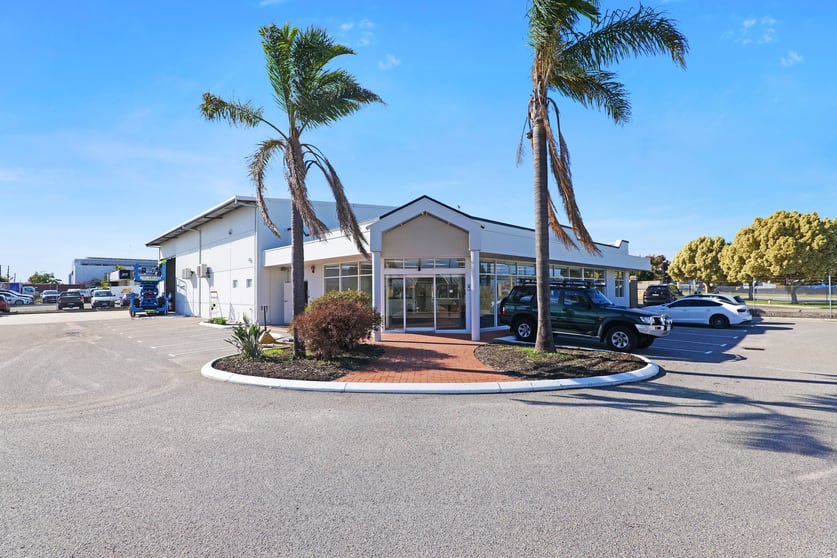 Click to view all images 2 Babel Road Welshpool WA 6106 - Image 3