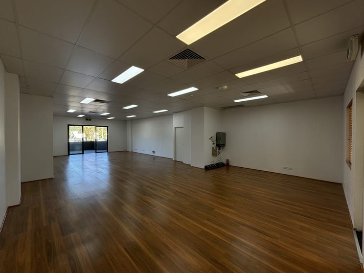 Click to view all images 19/2 Acacia Court Robina QLD 4226 - Image 3