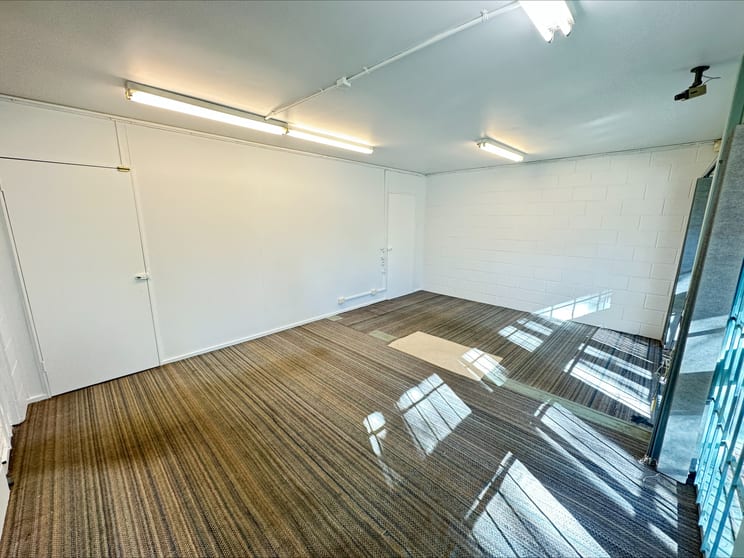 Click to view all images 5/1431 Pittwater Road Narrabeen NSW 2101 - Image 3