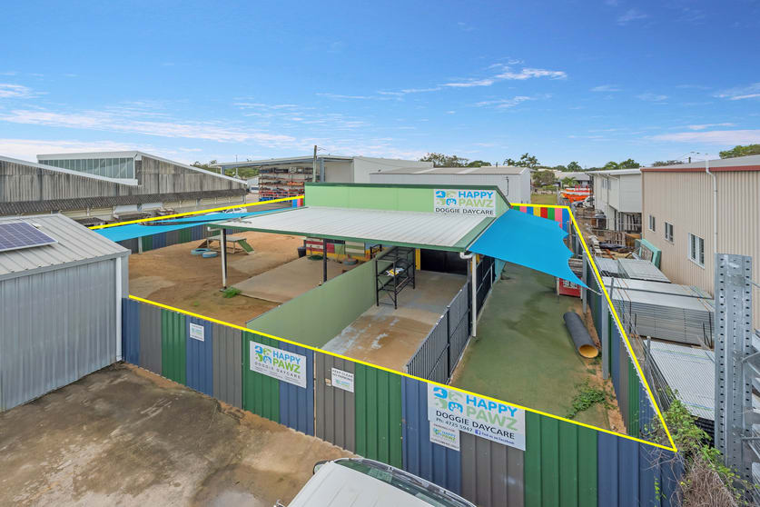 Click to view all images 2/251 Ingham Road Garbutt QLD 4814 - Image 1