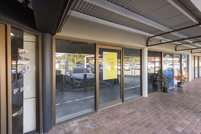 Click to view all images 4/140-146 Mount Warren Boulevard Mount Warren Park QLD 4207 - Image 3