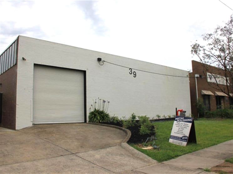 Click to view all images 1/39 Power Road Bayswater VIC 3153 - Image 1