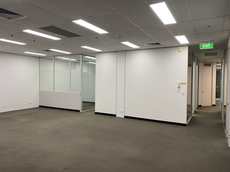 Click to view all images Level Suite 2/2/622 Ferntree Gully Road Wheelers Hill VIC 3150 - Image 3