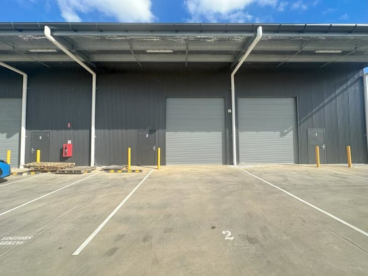 Click to view all images Unit 2/5 Ralston Drive Orange NSW 2800 - Image 2