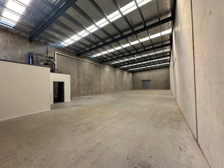 Click to view all images 2/23 Lara Way Campbellfield VIC 3061 - Image 3