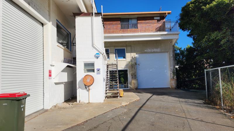 Click to view all images Ground Suite 1/6 Brightlands Court Mermaid Waters QLD 4218 - Image 3