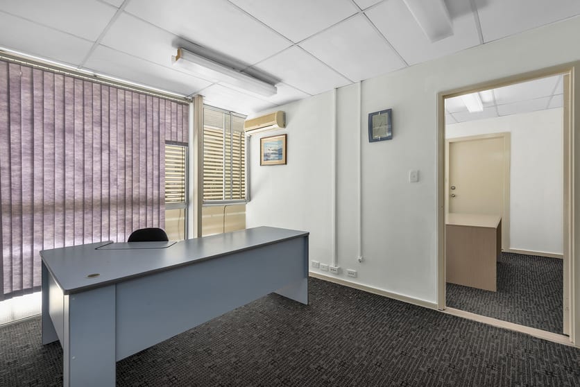 Click to view all images 225 Hawken Drive St Lucia QLD 4067 - Image 3
