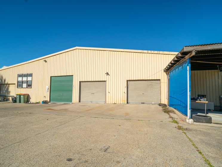 Click to view all images Rear Shed/5 Beeton Parade Taree NSW 2430 - Image 1