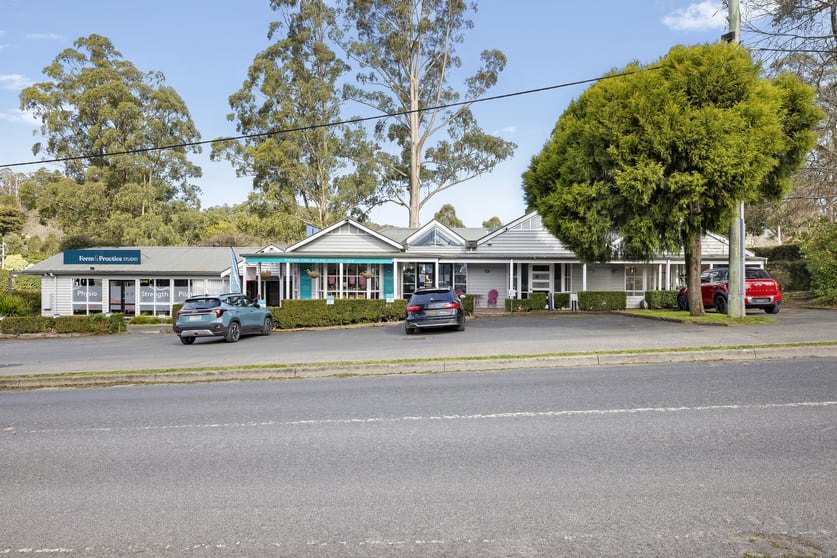 Click to view all images 5 / 230-232 Ridge Rd Olinda VIC 3788 - Image 2