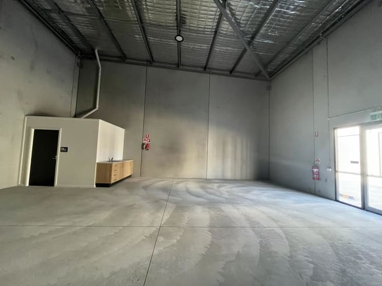Click to view all images Unit 31/4 Ash Street Orange NSW 2800 - Image 2