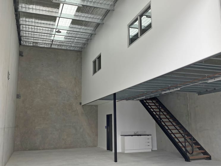 Click to view all images Unit 8 31 Warehouse Circuit Yatala QLD 4207 - Image 3