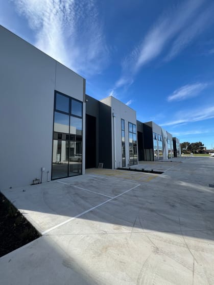 Click to view all images 10/235 Robinsons Road Ravenhall VIC 3023 - Image 2