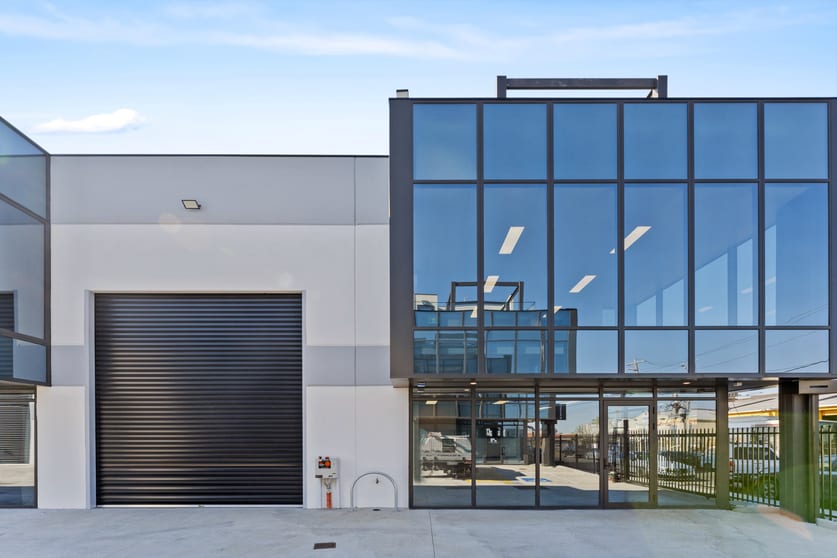 Click to view all images 4/4-6 Moore Road Airport West VIC 3042 - Image 1